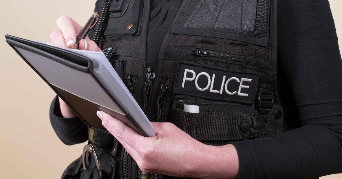 Police Officers' and Paramedics' Experiences with Overdose and Their ...